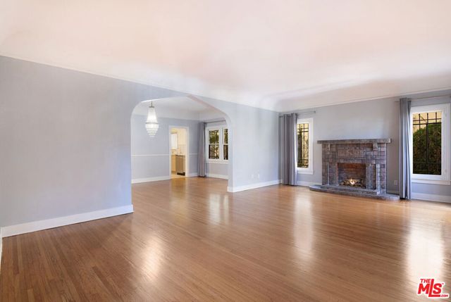 126 N Sycamore Avenue, Los Angeles, CA 90036