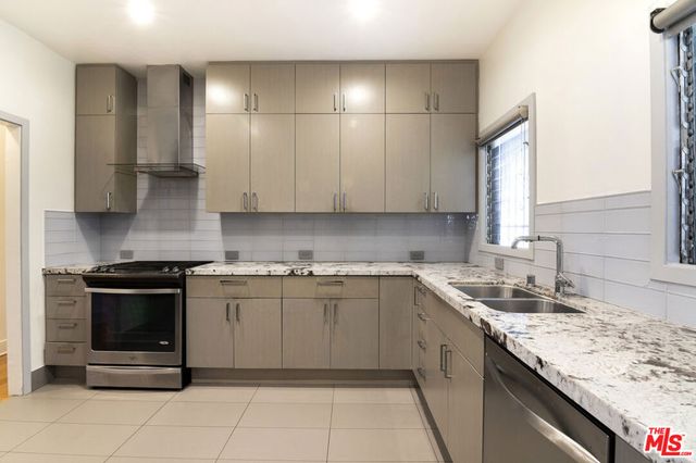 126 N Sycamore Avenue, Los Angeles, CA 90036