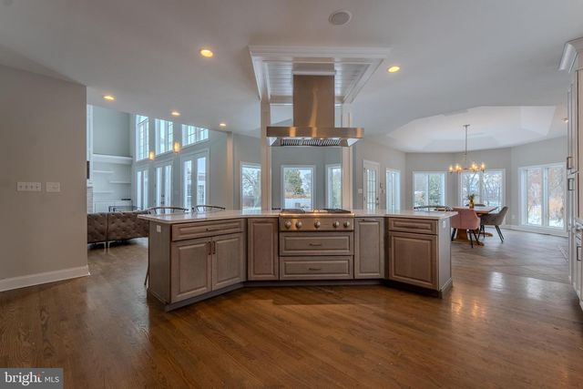 760 NEWLINS RD E, Easton, PA 18040