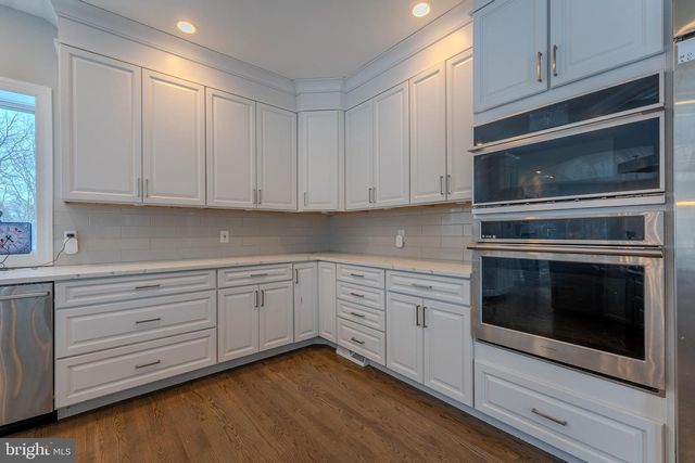 760 NEWLINS RD E, Easton, PA 18040