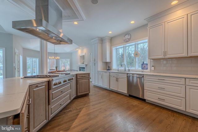 760 NEWLINS RD E, Easton, PA 18040