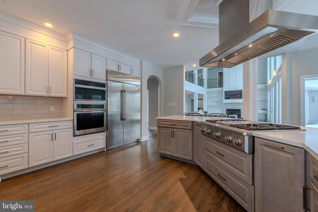 760 NEWLINS RD E, Easton, PA 18040