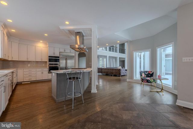 760 NEWLINS RD E, Easton, PA 18040