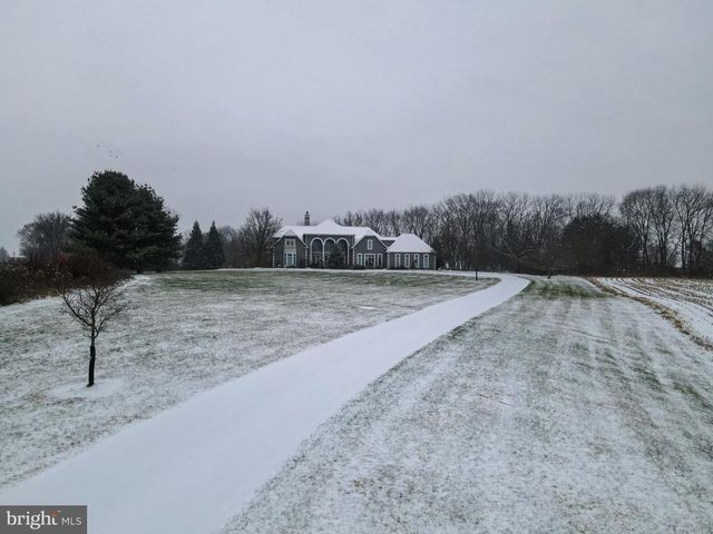 760 NEWLINS RD E, Easton, PA 18040