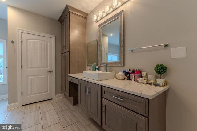 760 NEWLINS RD E, Easton, PA 18040