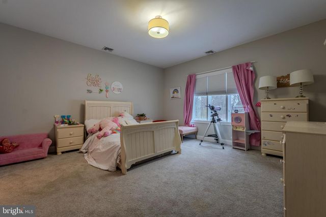 760 NEWLINS RD E, Easton, PA 18040