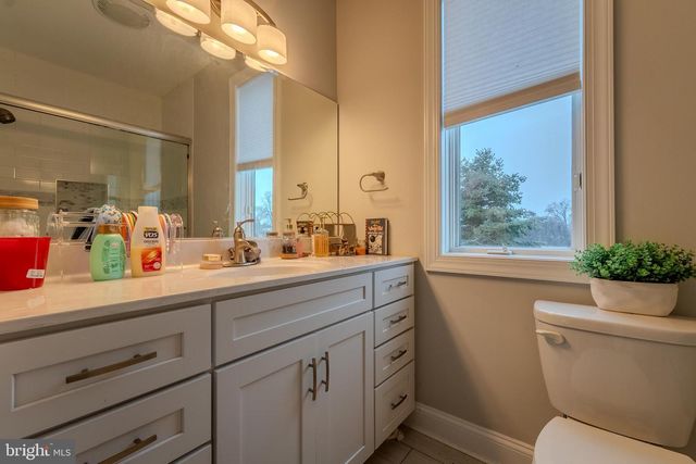 760 NEWLINS RD E, Easton, PA 18040