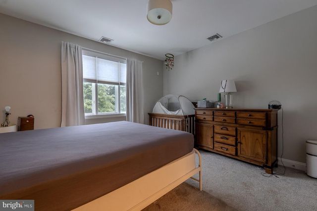 760 NEWLINS RD E, Easton, PA 18040