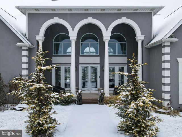 760 NEWLINS RD E, Easton, PA 18040