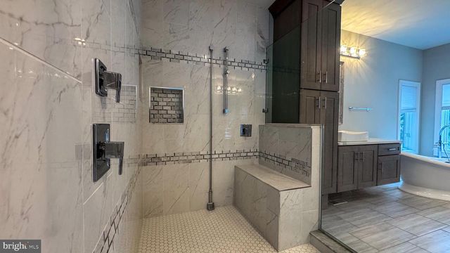 760 NEWLINS RD E, Easton, PA 18040