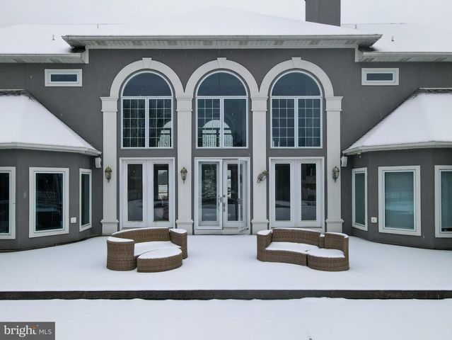 760 NEWLINS RD E, Easton, PA 18040