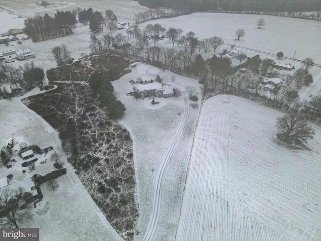 760 NEWLINS RD E, Easton, PA 18040