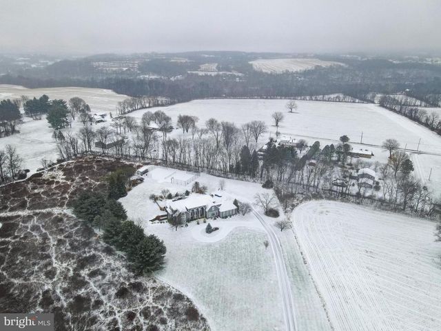 760 NEWLINS RD E, Easton, PA 18040