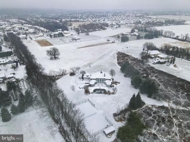 760 NEWLINS RD E, Easton, PA 18040