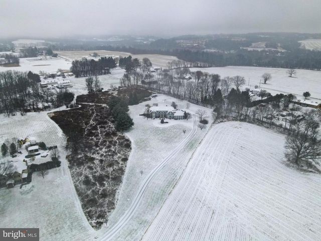 760 NEWLINS RD E, Easton, PA 18040