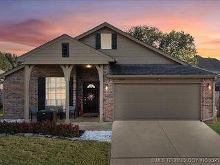 11804 E 102nd Street N, Owasso, OK 74055
