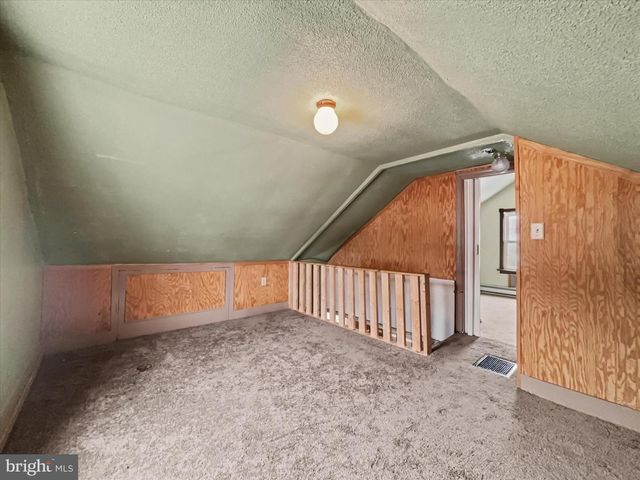 6 OAKLAND AVE, Lewistown, PA 17044