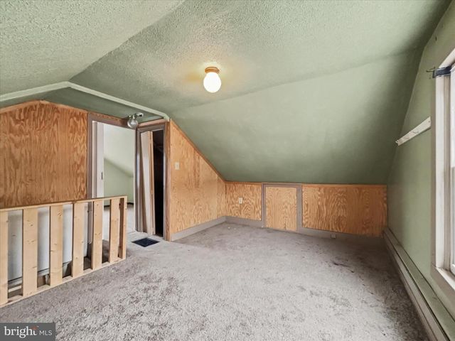 6 OAKLAND AVE, Lewistown, PA 17044