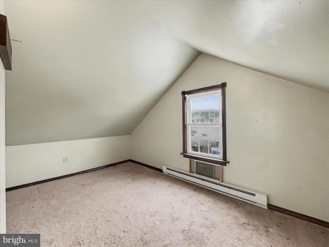 6 OAKLAND AVE, Lewistown, PA 17044