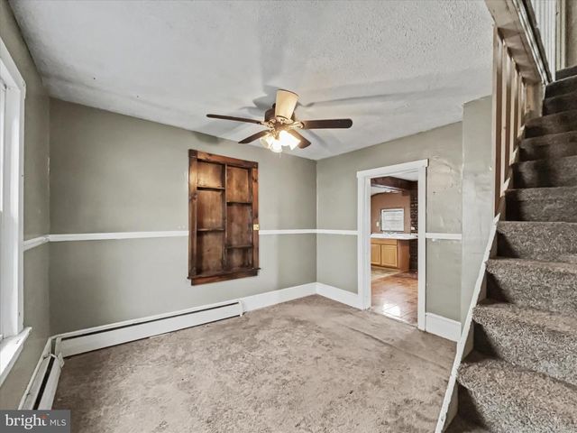 6 OAKLAND AVE, Lewistown, PA 17044