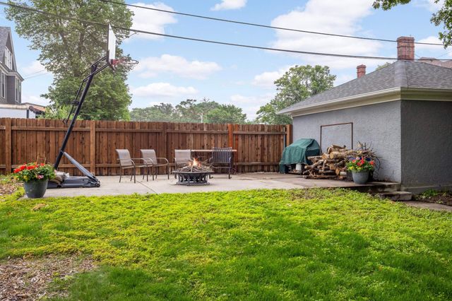 2213 Nicollet Avenue, Minneapolis, MN 55404