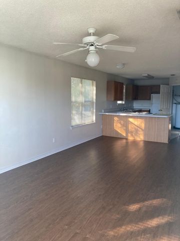 587 Florosa Court, Mary Esther, FL 32569