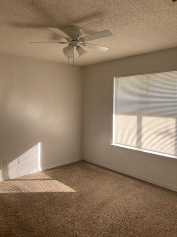 587 Florosa Court, Mary Esther, FL 32569