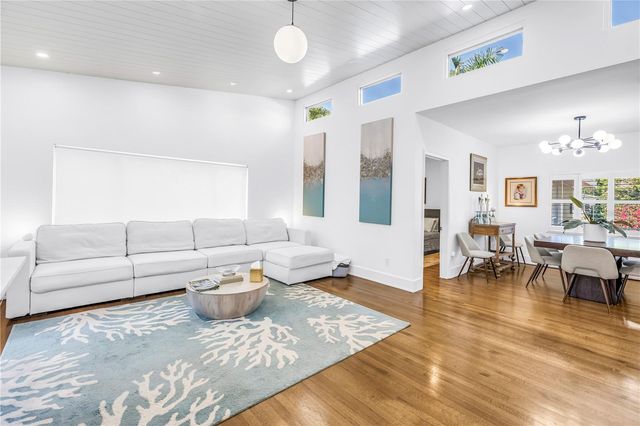 209 BANDERA WAY NE, St Petersburg, FL 33704