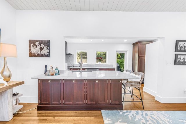 209 BANDERA WAY NE, St Petersburg, FL 33704