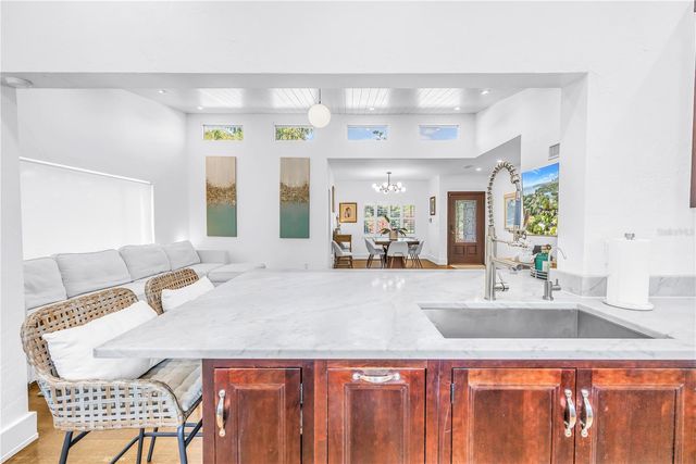 209 BANDERA WAY NE, St Petersburg, FL 33704