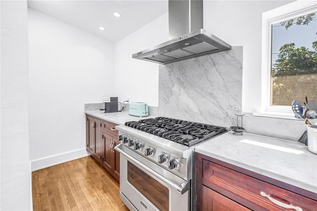 209 BANDERA WAY NE, St Petersburg, FL 33704