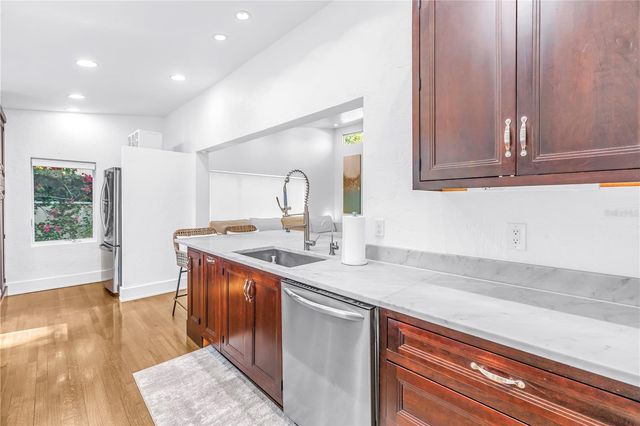 209 BANDERA WAY NE, St Petersburg, FL 33704