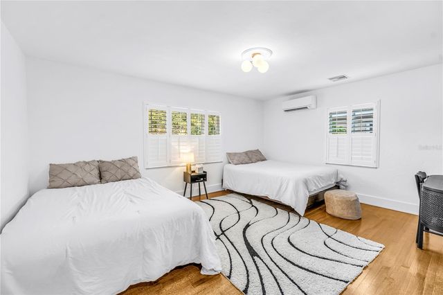 209 BANDERA WAY NE, St Petersburg, FL 33704