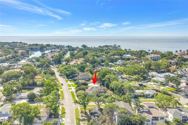 209 BANDERA WAY NE, St Petersburg, FL 33704