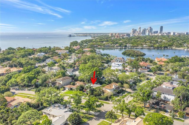 209 BANDERA WAY NE, St Petersburg, FL 33704