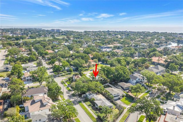 209 BANDERA WAY NE, St Petersburg, FL 33704