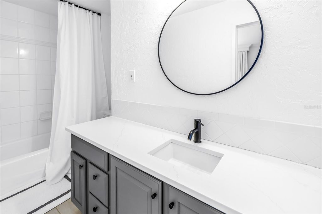 Image 34 of property listing at 209 BANDERA WAY NE, St Petersburg, FL 33704