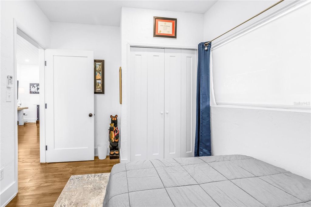 Image 36 of property listing at 209 BANDERA WAY NE, St Petersburg, FL 33704