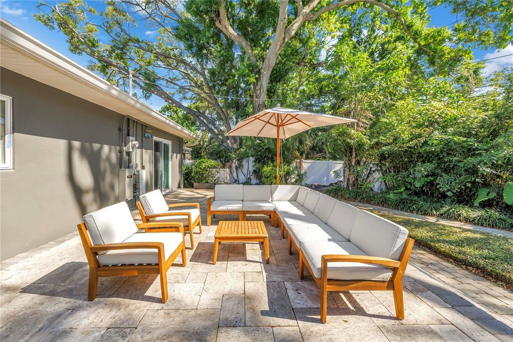 Image 38 of property listing at 209 BANDERA WAY NE, St Petersburg, FL 33704