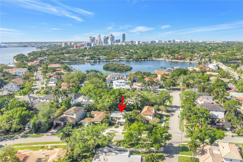 Image 55 of property listing at 209 BANDERA WAY NE, St Petersburg, FL 33704