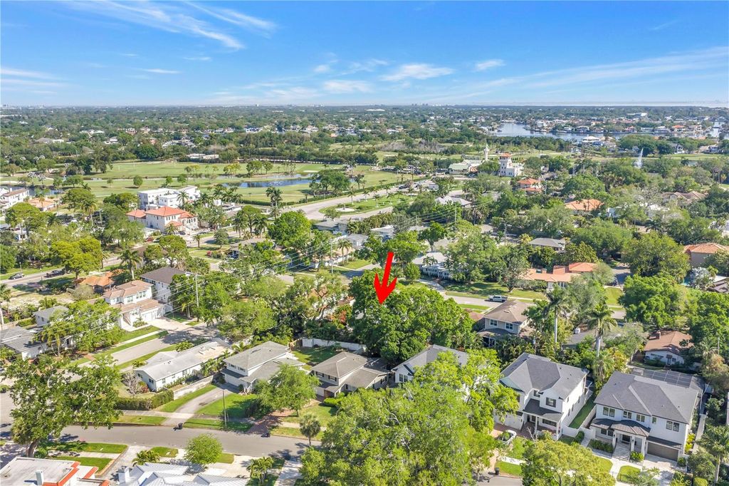 Image 57 of property listing at 209 BANDERA WAY NE, St Petersburg, FL 33704