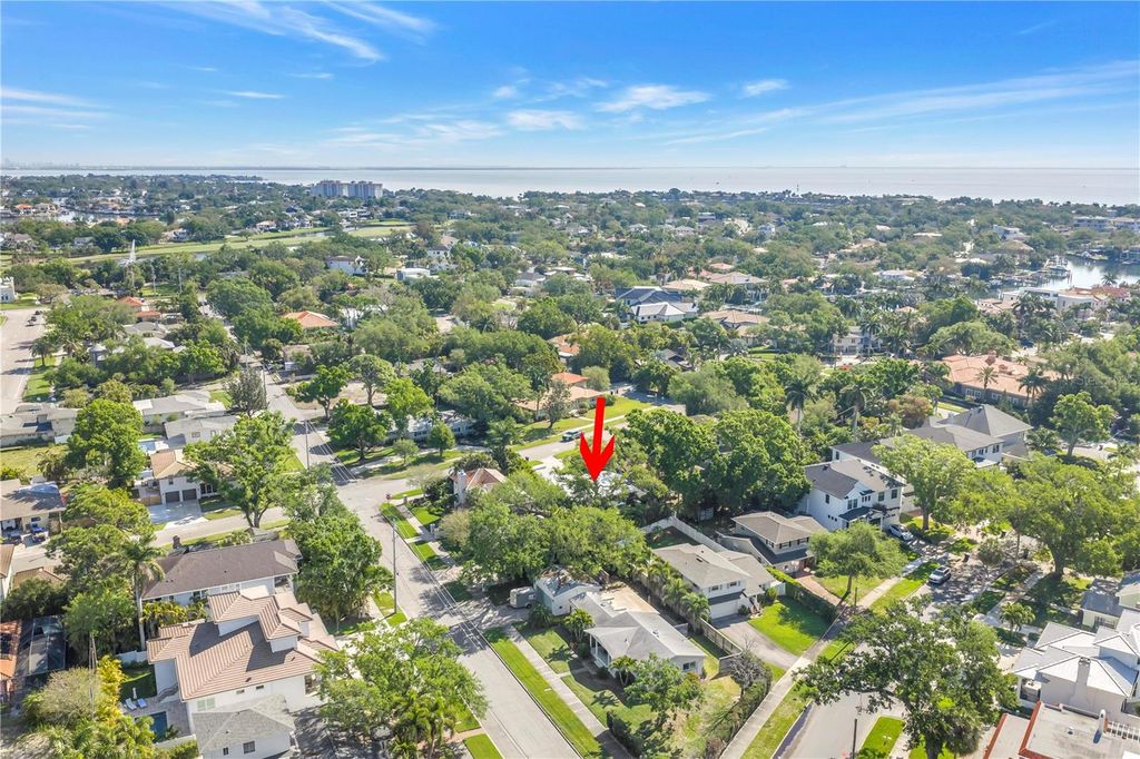 Image 59 of property listing at 209 BANDERA WAY NE, St Petersburg, FL 33704