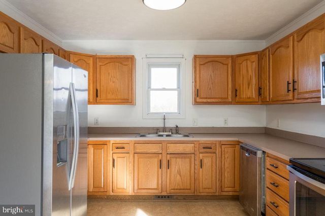 145 HICKORY DR, Luray, VA 22835