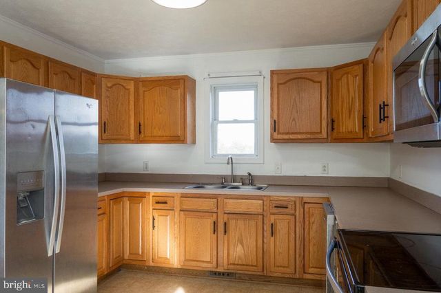 145 HICKORY DR, Luray, VA 22835