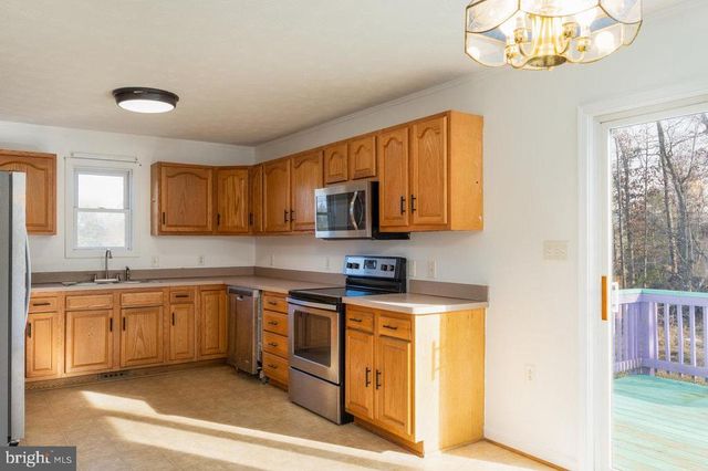 145 HICKORY DR, Luray, VA 22835