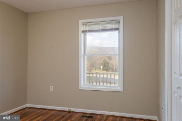 145 HICKORY DR, Luray, VA 22835