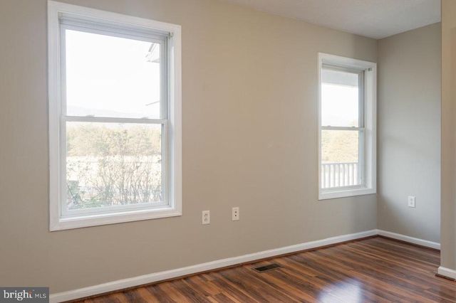 145 HICKORY DR, Luray, VA 22835