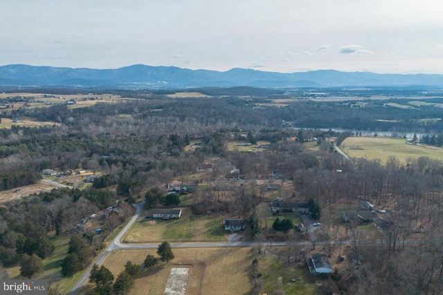 145 HICKORY DR, Luray, VA 22835