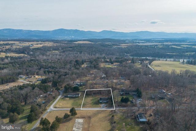 145 HICKORY DR, Luray, VA 22835