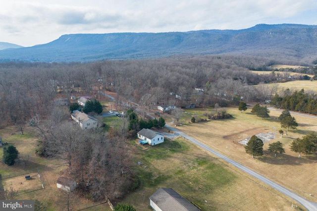 145 HICKORY DR, Luray, VA 22835